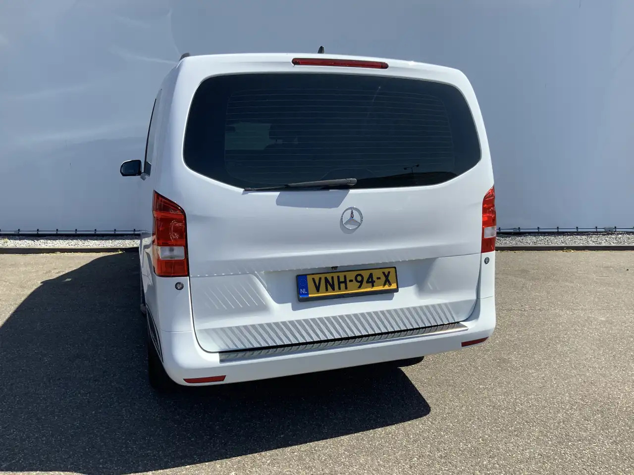 Mercedes-Benz Vito Tourer XL 114 CDI Autom. Airco Cruise Camera Alu V - Kastenwagen: das Bild 2 Mercedes-Benz Vito Tourer XL 114 CDI Autom. Airco Cruise Camera Alu V - Kastenwagen: das Bild 2