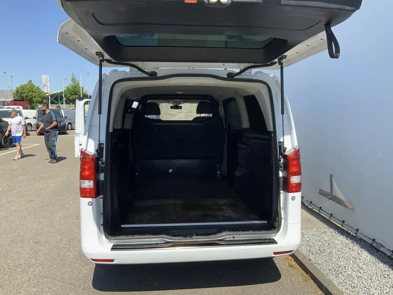 Kastenwagen Mercedes-Benz Vito Tourer XL 114 CDI Autom. Airco Cruise Camera Alu V: das Bild 13