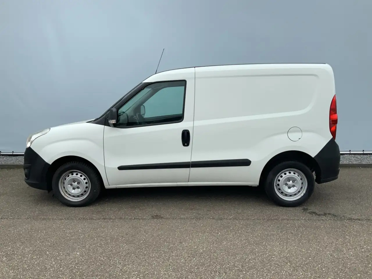 Opel Combo 1.3 CDTi L1H1 ecoFLEX Selection Airco Trekhaak 100 - Kleintransporter: das Bild 4 Opel Combo 1.3 CDTi L1H1 ecoFLEX Selection Airco Trekhaak 100 - Kleintransporter: das Bild 4