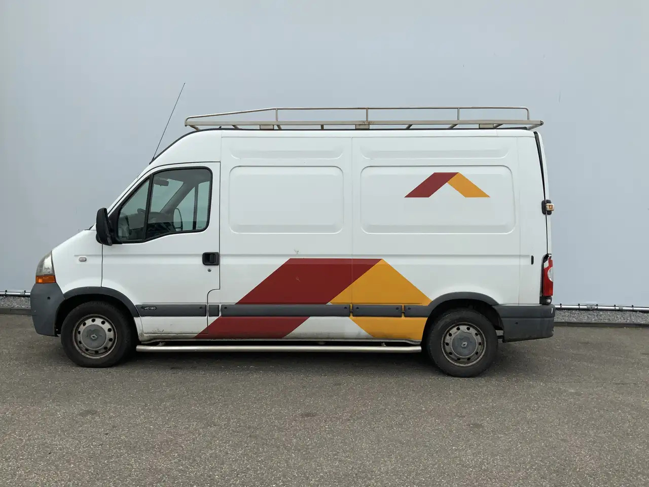Renault Master T33 2.5 dCi L2H2 Airco 3 Zits Achter Schade Trap I - Kastenwagen: das Bild 4 Renault Master T33 2.5 dCi L2H2 Airco 3 Zits Achter Schade Trap I - Kastenwagen: das Bild 4