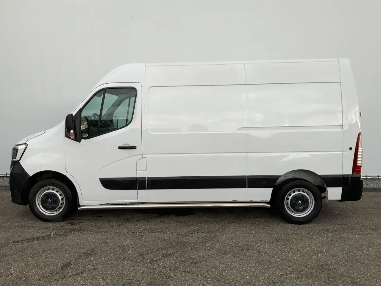 Renault Master T35 2.3 dCi 135 L2H2 Airco Cruise 3 Zits Camera Na - Kastenwagen: das Bild 3 Renault Master T35 2.3 dCi 135 L2H2 Airco Cruise 3 Zits Camera Na - Kastenwagen: das Bild 3
