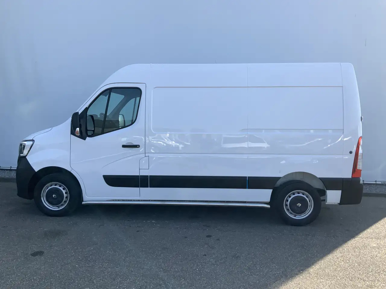 Renault Master T35 2.3 dCi 135 L2H2 Airco Cruise Navi Side Bar Ca - Kastenwagen: das Bild 3 Renault Master T35 2.3 dCi 135 L2H2 Airco Cruise Navi Side Bar Ca - Kastenwagen: das Bild 3