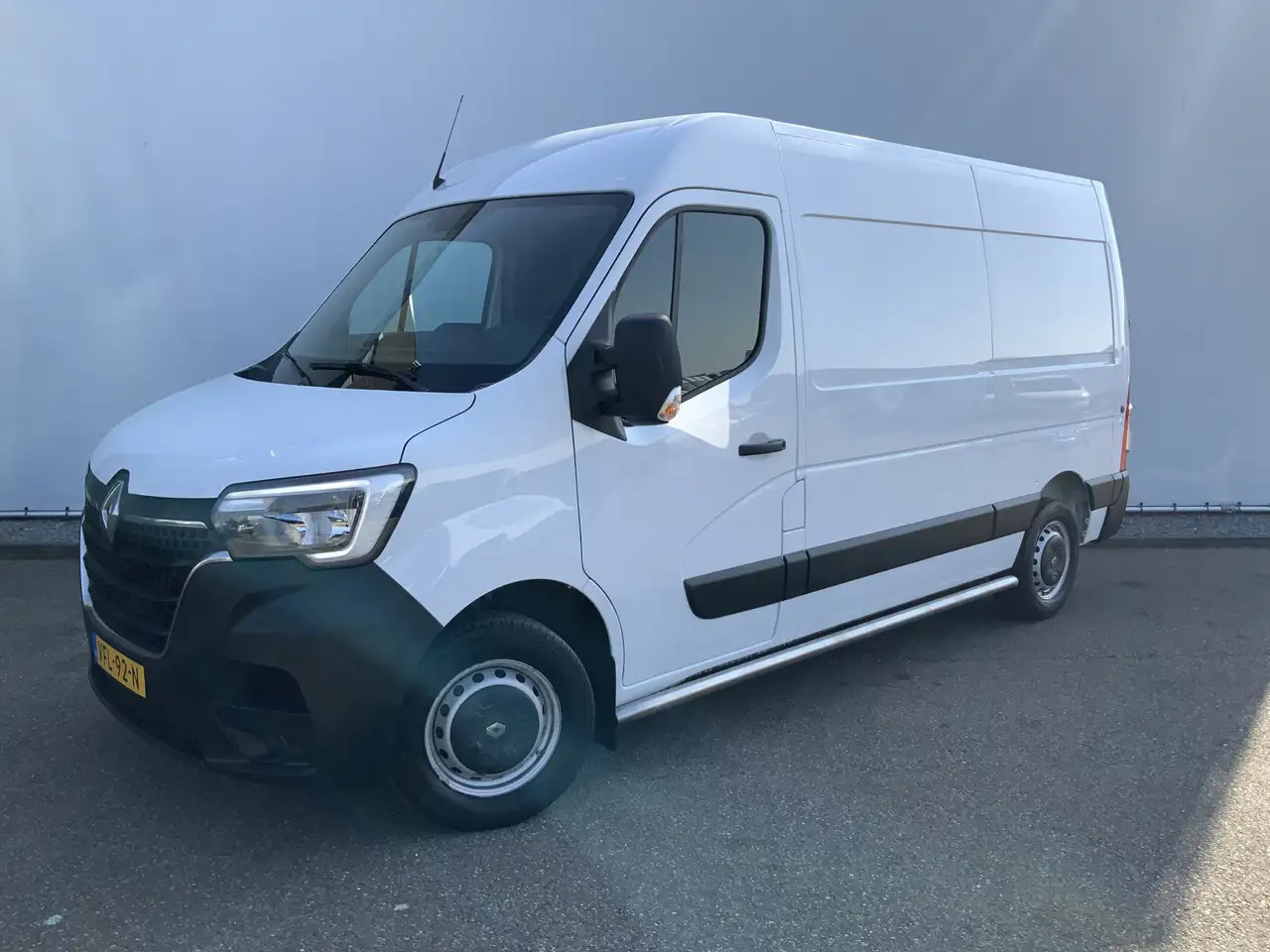 Renault Master T35 2.3 dCi 135 L2H2 Airco Cruise Navi Side Bar Ca - Kastenwagen: das Bild 1 Renault Master T35 2.3 dCi 135 L2H2 Airco Cruise Navi Side Bar Ca - Kastenwagen: das Bild 1