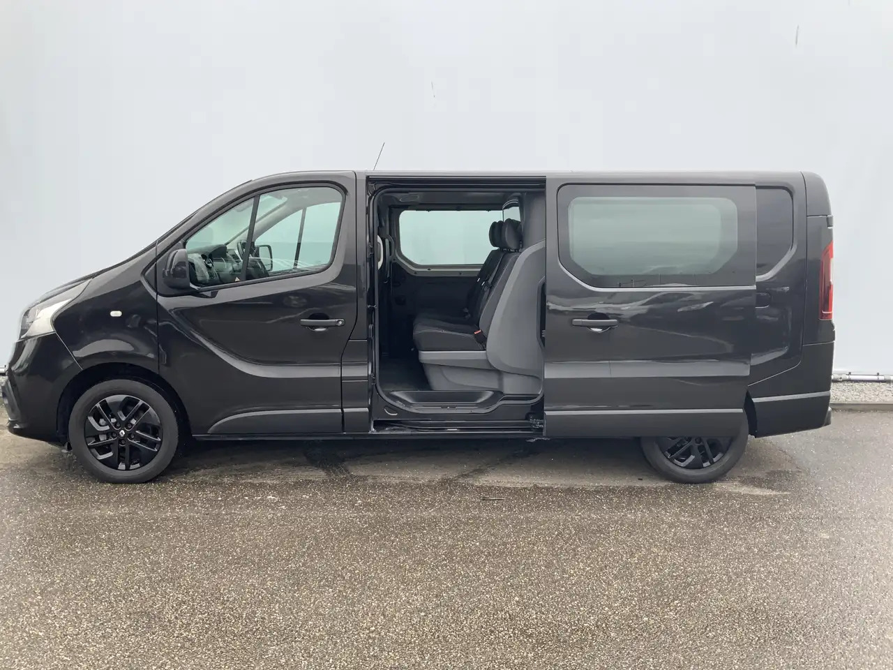 Renault Trafic 1.6 dCi T29 L2H1 Dub Cab 5 Zits Airco Cruise Navi - Transporter mit Doppelkabine: das Bild 5 Renault Trafic 1.6 dCi T29 L2H1 Dub Cab 5 Zits Airco Cruise Navi - Transporter mit Doppelkabine: das Bild 5