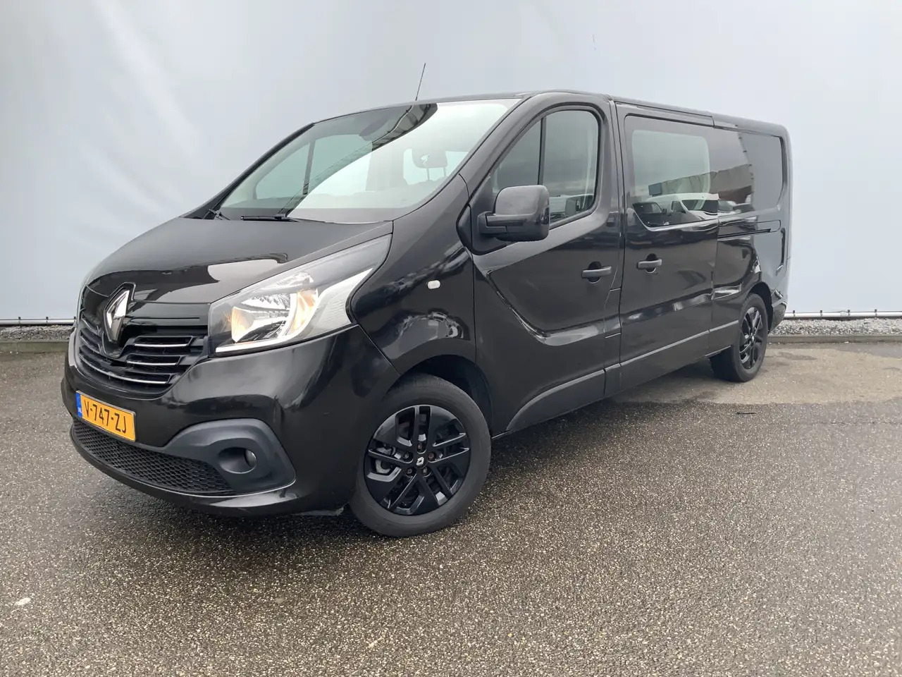 Renault Trafic 1.6 dCi T29 L2H1 Dub Cab 5 Zits Airco Cruise Navi - Transporter mit Doppelkabine: das Bild 1 Renault Trafic 1.6 dCi T29 L2H1 Dub Cab 5 Zits Airco Cruise Navi - Transporter mit Doppelkabine: das Bild 1