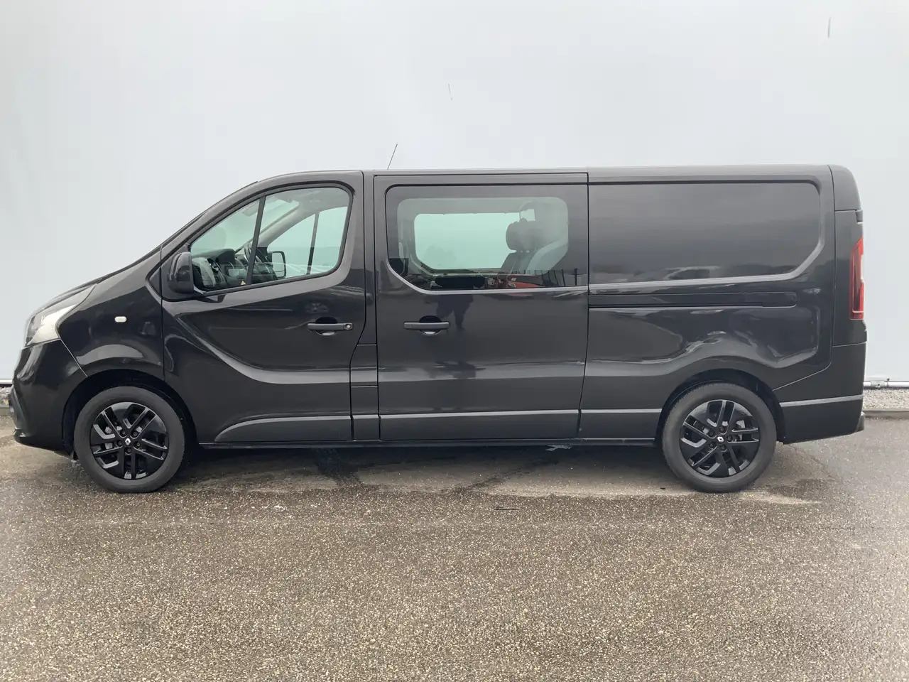 Renault Trafic 1.6 dCi T29 L2H1 Dub Cab 5 Zits Airco Cruise Navi - Transporter mit Doppelkabine: das Bild 3 Renault Trafic 1.6 dCi T29 L2H1 Dub Cab 5 Zits Airco Cruise Navi - Transporter mit Doppelkabine: das Bild 3
