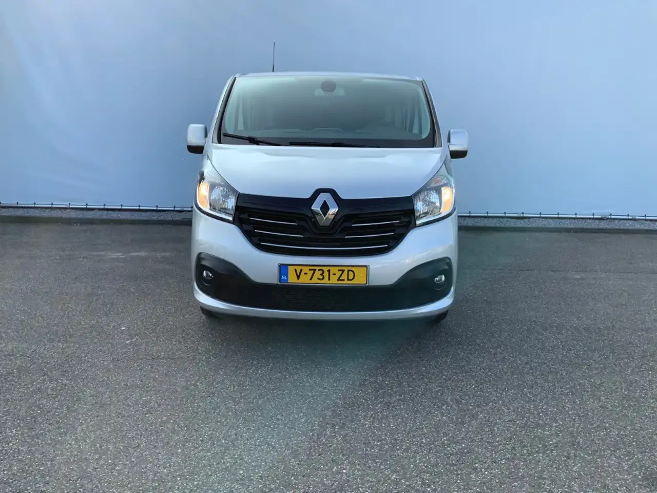 Renault Trafic 1.6 dCi T29 L2H1 Dub Cab Airco Camera Navi Trekhaa - Transporter mit Doppelkabine: das Bild 2 Renault Trafic 1.6 dCi T29 L2H1 Dub Cab Airco Camera Navi Trekhaa - Transporter mit Doppelkabine: das Bild 2