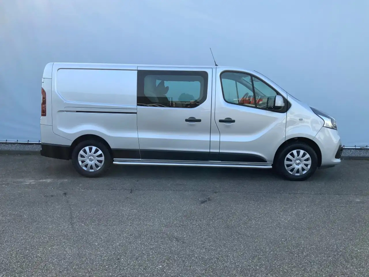 Renault Trafic 1.6 dCi T29 L2H1 Dub Cab Airco Camera Navi Trekhaa - Transporter mit Doppelkabine: das Bild 4 Renault Trafic 1.6 dCi T29 L2H1 Dub Cab Airco Camera Navi Trekhaa - Transporter mit Doppelkabine: das Bild 4