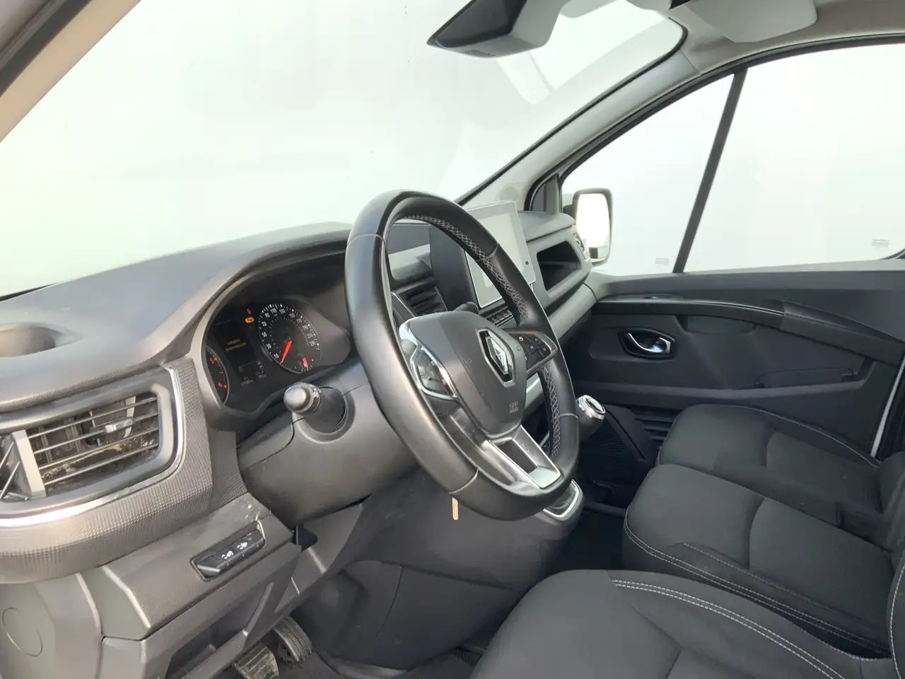 Renault Trafic 2.0 dCi 130 T30 L2H1 Work Edition Airco Cruise Nav - Kastenwagen: das Bild 5 Renault Trafic 2.0 dCi 130 T30 L2H1 Work Edition Airco Cruise Nav - Kastenwagen: das Bild 5