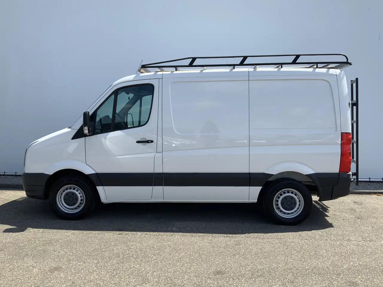 Volkswagen Crafter 35 2.0 TDI L1H1 Airco Cruise 3 Zits Trekhaak 2000 - Kastenwagen: das Bild 3 Volkswagen Crafter 35 2.0 TDI L1H1 Airco Cruise 3 Zits Trekhaak 2000 - Kastenwagen: das Bild 3