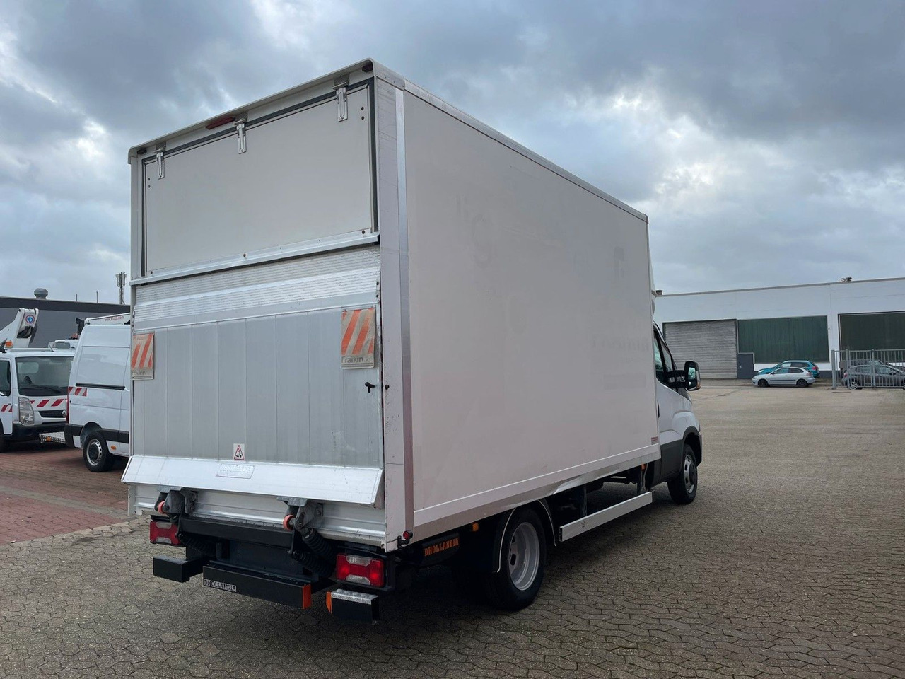 Iveco Daily Koffer 4.2m Ladebordwand Dhollandia Klima - Koffer Transporter: das Bild 4 Iveco Daily Koffer 4.2m Ladebordwand Dhollandia Klima - Koffer Transporter: das Bild 4