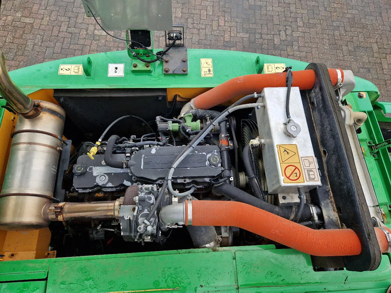 Hyundai Robex 160W-9A met 6-cilinder Cummins motor - Mobilbagger: das Bild 5 Hyundai Robex 160W-9A met 6-cilinder Cummins motor - Mobilbagger: das Bild 5