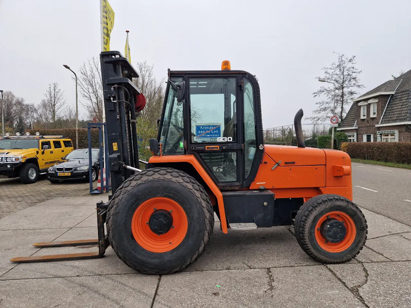 JCB 930-4WD T4 ruwterreinheftruck - Geländestapler: das Bild 1 JCB 930-4WD T4 ruwterreinheftruck - Geländestapler: das Bild 1