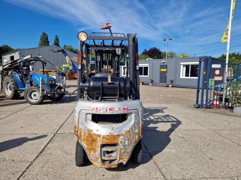 Nissan 1800 kg. LPG met keuring - Treibgasstapler: das Bild 4 Nissan 1800 kg. LPG met keuring - Treibgasstapler: das Bild 4