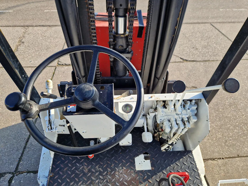 Yale 4.5 ton elektrisch triplomast - Elektrostapler: das Bild 5 Yale 4.5 ton elektrisch triplomast - Elektrostapler: das Bild 5