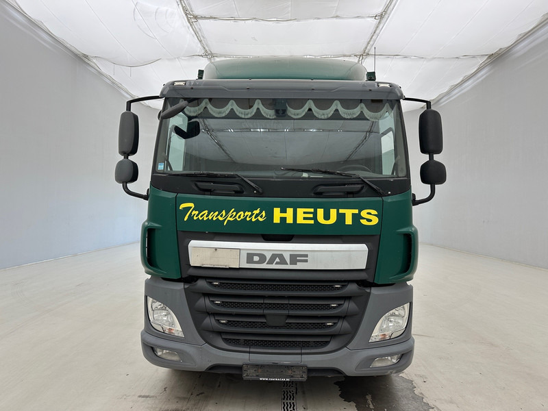 DAF CF 280 - Plane LKW: das Bild 2 DAF CF 280 - Plane LKW: das Bild 2