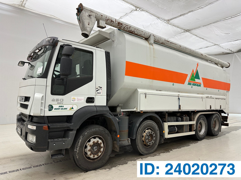 Iveco Eurotrakker 450 - Tankwagen: das Bild 1 Iveco Eurotrakker 450 - Tankwagen: das Bild 1
