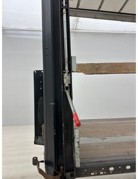 Kögel Tautliner - Planenauflieger: das Bild 2 Kögel Tautliner - Planenauflieger: das Bild 2