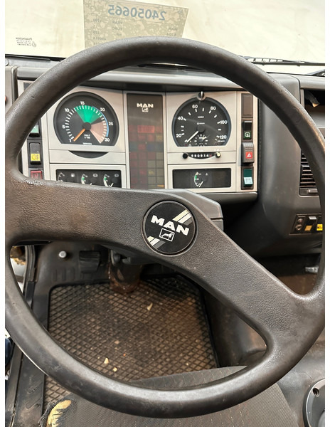 Autotransporter LKW MAN 8.224: das Bild 13