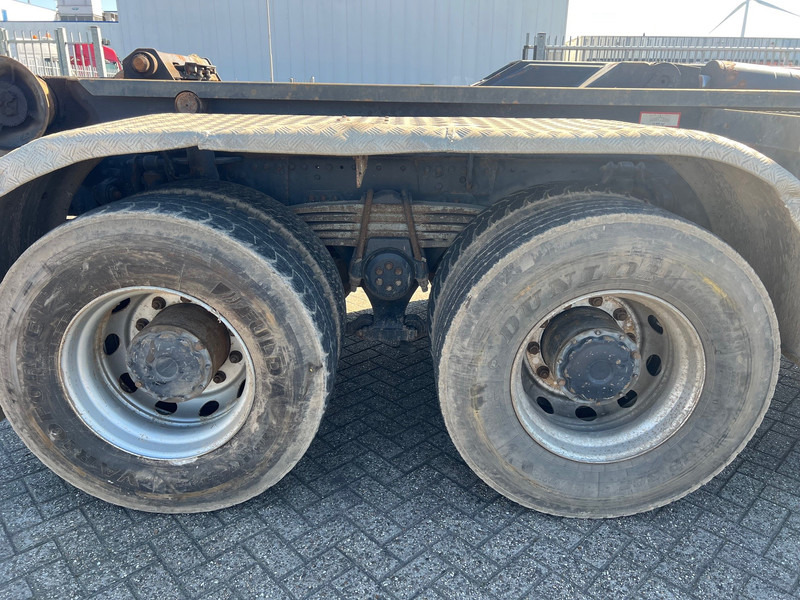Abrollkipper MAN TGA 33.430 - 6x4: das Bild 17