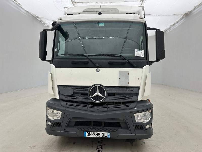 Mercedes-Benz Antos 1830 - Plane LKW: das Bild 2 Mercedes-Benz Antos 1830 - Plane LKW: das Bild 2