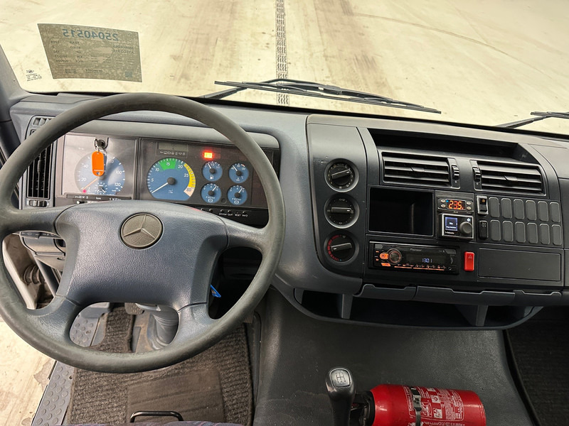Innenraum Bild 1: Koffer LKW Mercedes-Benz Atego 815
