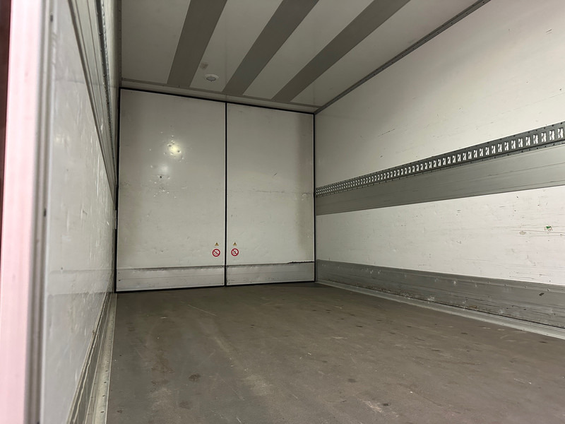 Kühlkoffer LKW Renault D12.210: das Bild 12