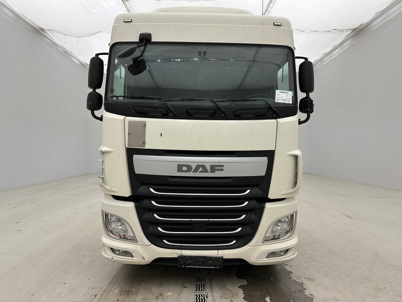 DAF XF 460 Space Cab - Sattelzugmaschine: das Bild 2 DAF XF 460 Space Cab - Sattelzugmaschine: das Bild 2