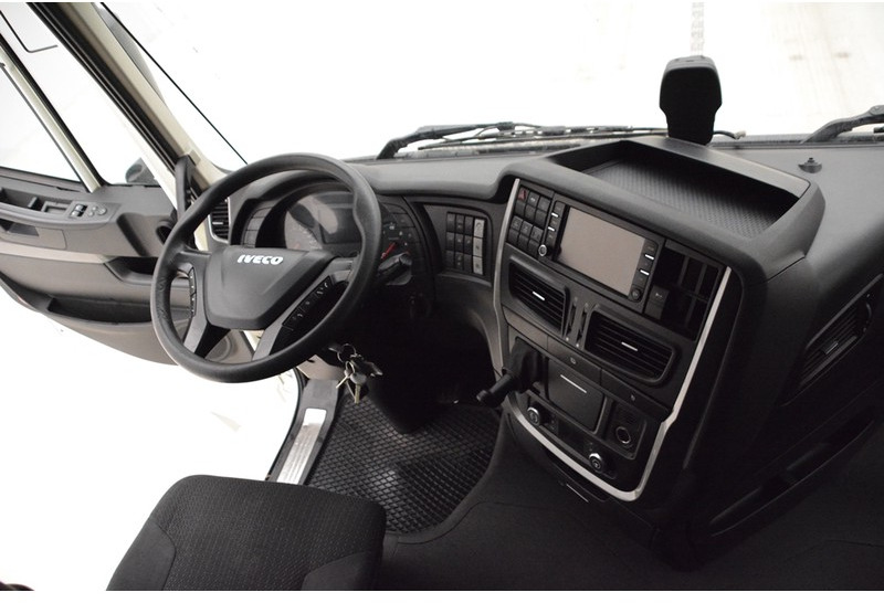 Sattelzugmaschine Iveco Stralis AS440S40 LNG Natural Power: das Bild 12