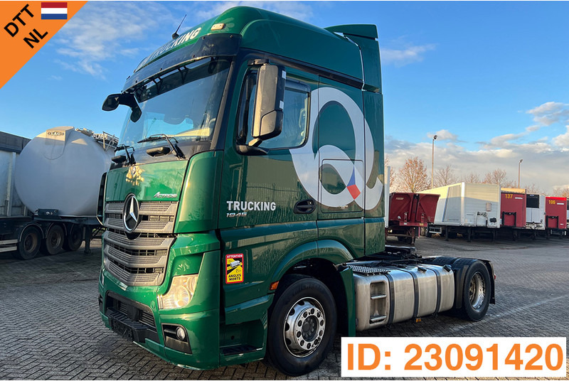 Sattelzugmaschine Mercedes-Benz Actros 1845 BigSpace: das Bild 1