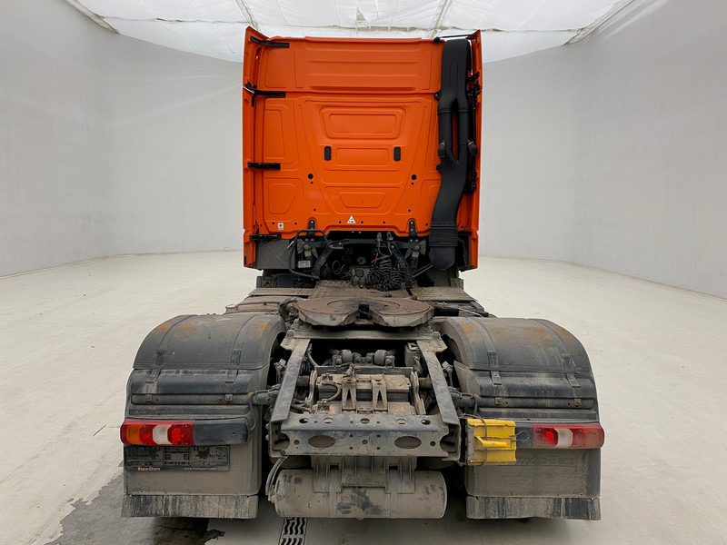 Mercedes-Benz Actros 1945 - Sattelzugmaschine: das Bild 5 Mercedes-Benz Actros 1945 - Sattelzugmaschine: das Bild 5