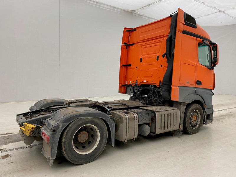 Mercedes-Benz Actros 1945 - Sattelzugmaschine: das Bild 4 Mercedes-Benz Actros 1945 - Sattelzugmaschine: das Bild 4