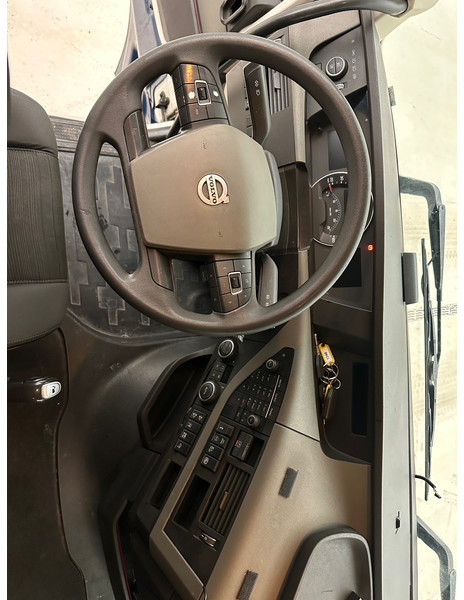 Sattelzugmaschine Volvo FH 420 Globetrotter - ADR: das Bild 13