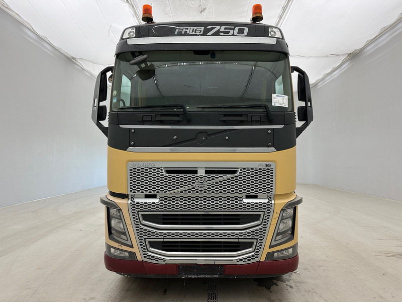 Volvo FH16.750 - 6x4 - Sattelzugmaschine: das Bild 2 Volvo FH16.750 - 6x4 - Sattelzugmaschine: das Bild 2