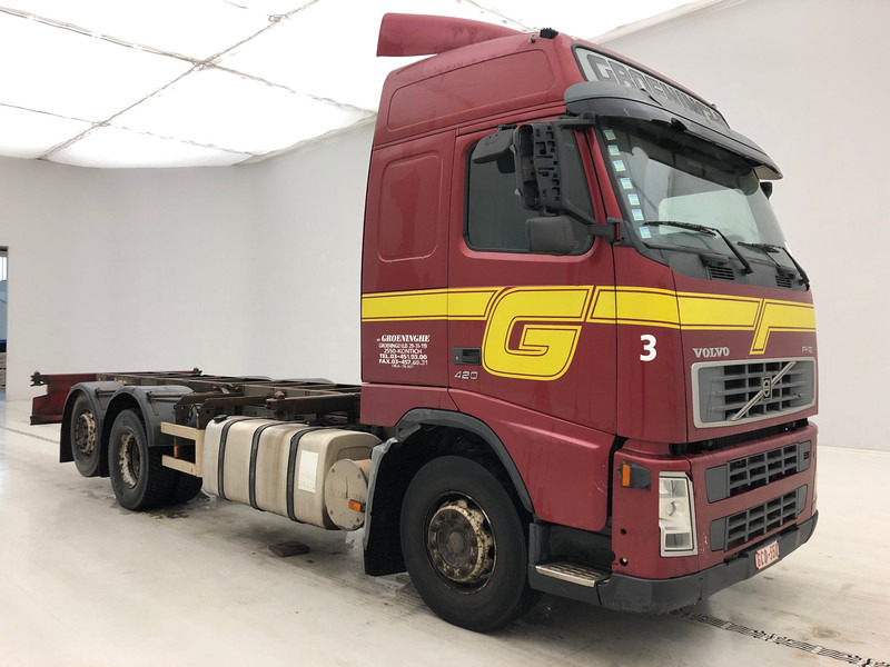 Volvo FH12.420 Globetrotter - Fahrgestell LKW: das Bild 3 Volvo FH12.420 Globetrotter - Fahrgestell LKW: das Bild 3