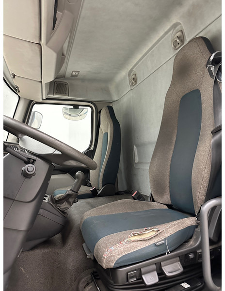 Plane LKW Volvo FL 250: das Bild 8 Plane LKW Volvo FL 250: das Bild 8