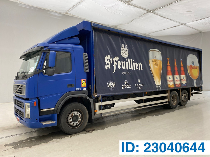Volvo FM 300 - 6x2* - Plane LKW: das Bild 1 Volvo FM 300 - 6x2* - Plane LKW: das Bild 1