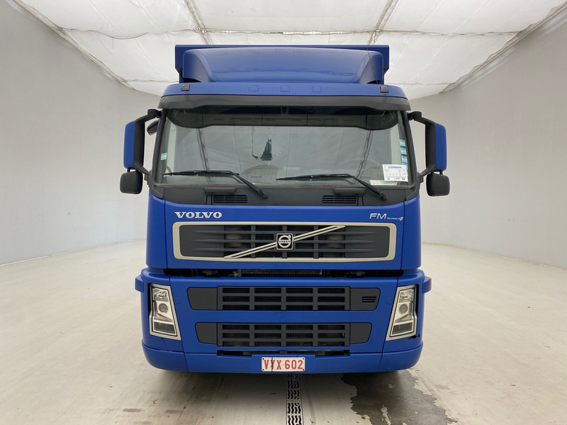 Volvo FM 300 - 6x2 - Plane LKW: das Bild 2 Volvo FM 300 - 6x2 - Plane LKW: das Bild 2