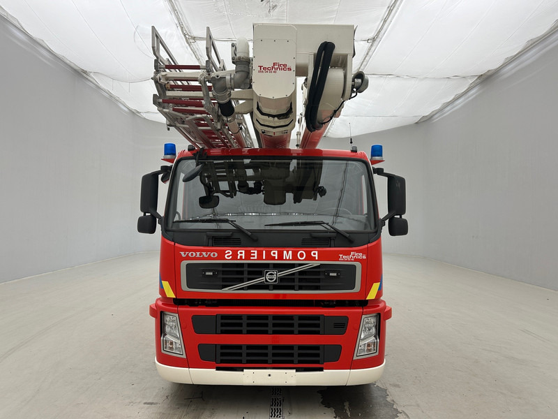 Volvo FM 340 - 6x4 - Feuerwehrfahrzeug: das Bild 2 Volvo FM 340 - 6x4 - Feuerwehrfahrzeug: das Bild 2