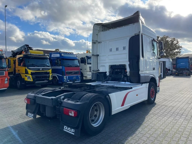 DAF XF 460 Spacecab Euro 6 - Sattelzugmaschine: das Bild 4 DAF XF 460 Spacecab Euro 6 - Sattelzugmaschine: das Bild 4
