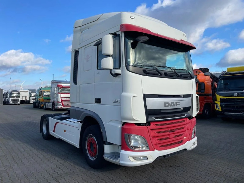 DAF XF 460 Spacecab Euro 6 - Sattelzugmaschine: das Bild 2 DAF XF 460 Spacecab Euro 6 - Sattelzugmaschine: das Bild 2