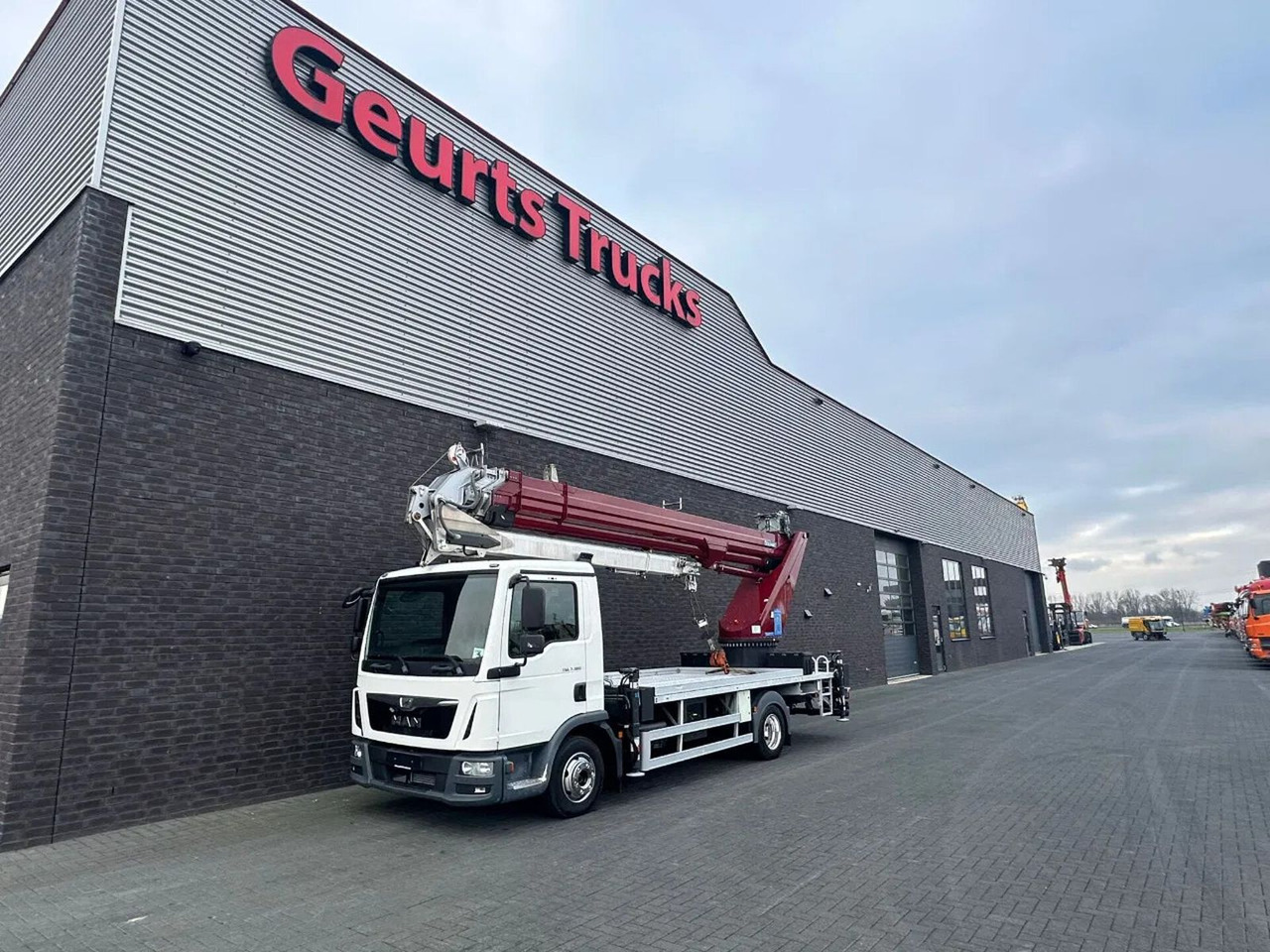MAN TGL 7.180 4X2 BB BOCKER AK37/4000 + JIB MONTAGEK - Andere Technik: das Bild 3 MAN TGL 7.180 4X2 BB BOCKER AK37/4000 + JIB MONTAGEK - Andere Technik: das Bild 3