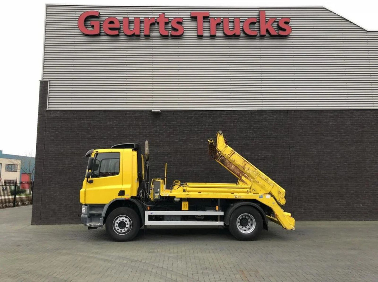 DAF CF 360 4X2 PORTAALARMSYTEEM - Abrollkipper: das Bild 1 DAF CF 360 4X2 PORTAALARMSYTEEM - Abrollkipper: das Bild 1