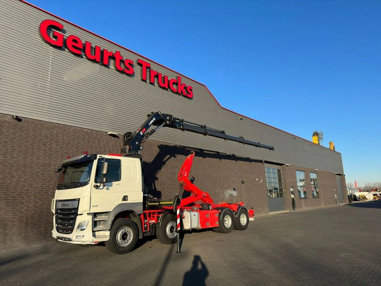 DAF CF 530 8X4 + HIAB HAAKARM + HIAB 262 EP-5 KRAAN/ - Abrollkipper: das Bild 2 DAF CF 530 8X4 + HIAB HAAKARM + HIAB 262 EP-5 KRAAN/ - Abrollkipper: das Bild 2