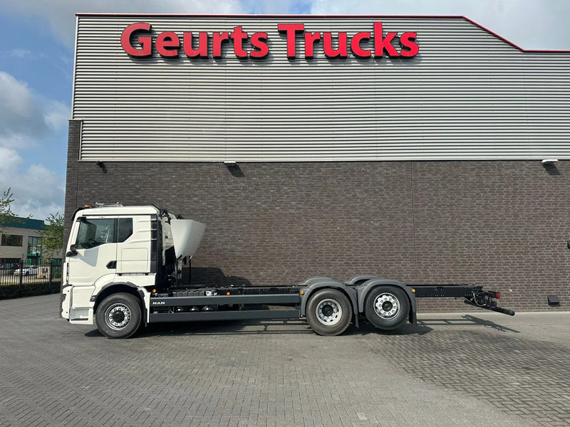 MAN TGS 26.520 6X2H-4 BL CH HYDRO DRIVE CHASSIS CABINE (NIEUW) - Fahrgestell LKW: das Bild 1 MAN TGS 26.520 6X2H-4 BL CH HYDRO DRIVE CHASSIS CABINE (NIEUW) - Fahrgestell LKW: das Bild 1