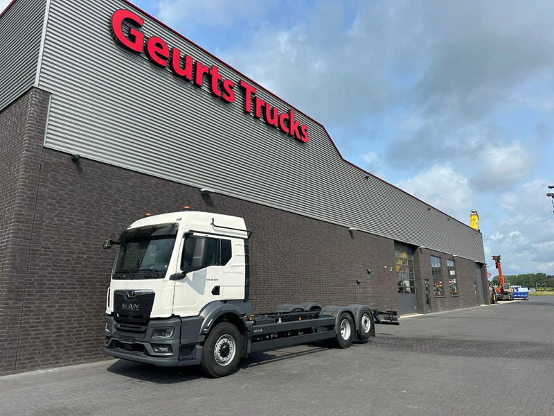 MAN TGS 26.520 6X2H-4 BL CH HYDRO DRIVE CHASSIS CABINE (NIEUW) - Fahrgestell LKW: das Bild 2 MAN TGS 26.520 6X2H-4 BL CH HYDRO DRIVE CHASSIS CABINE (NIEUW) - Fahrgestell LKW: das Bild 2