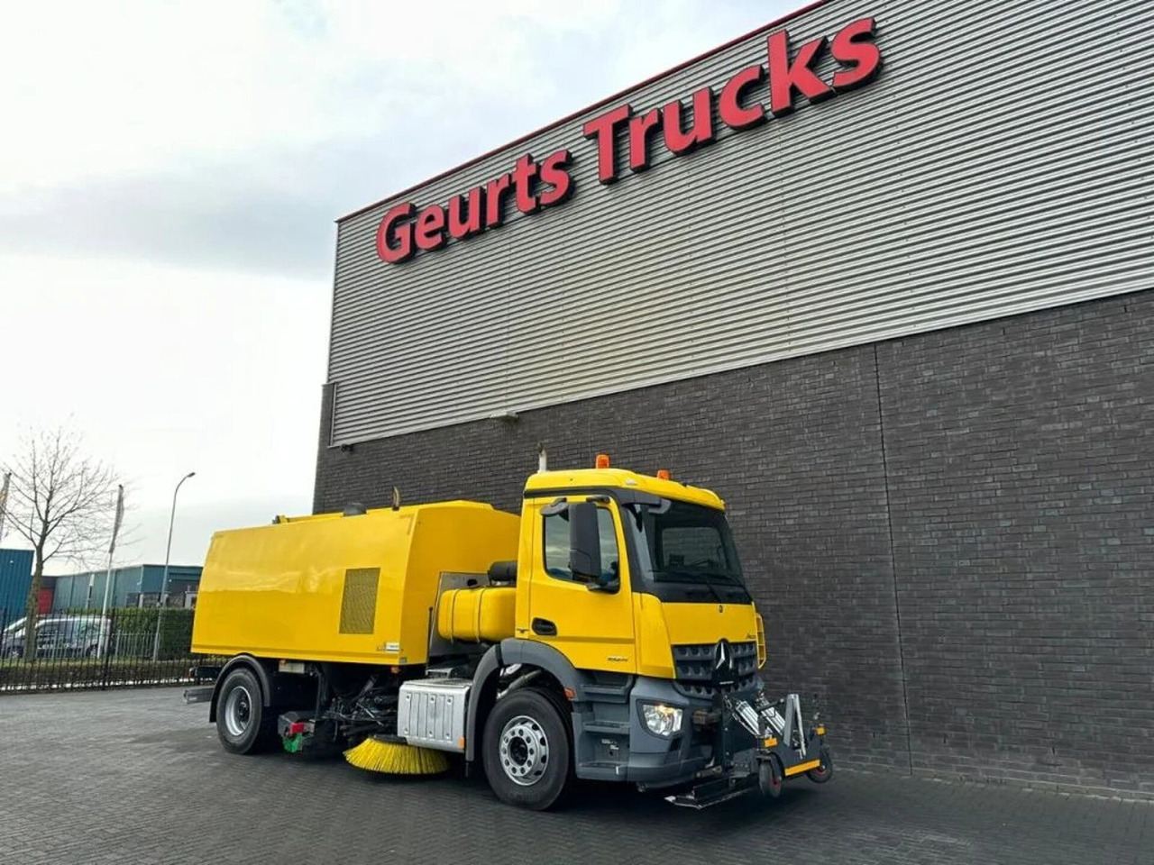 Mercedes-Benz Arocs 1824 4X2 BEAM A9000 SWEEPING TRUCK/ KEHRMA - Kehrmaschine: das Bild 5 Mercedes-Benz Arocs 1824 4X2 BEAM A9000 SWEEPING TRUCK/ KEHRMA - Kehrmaschine: das Bild 5