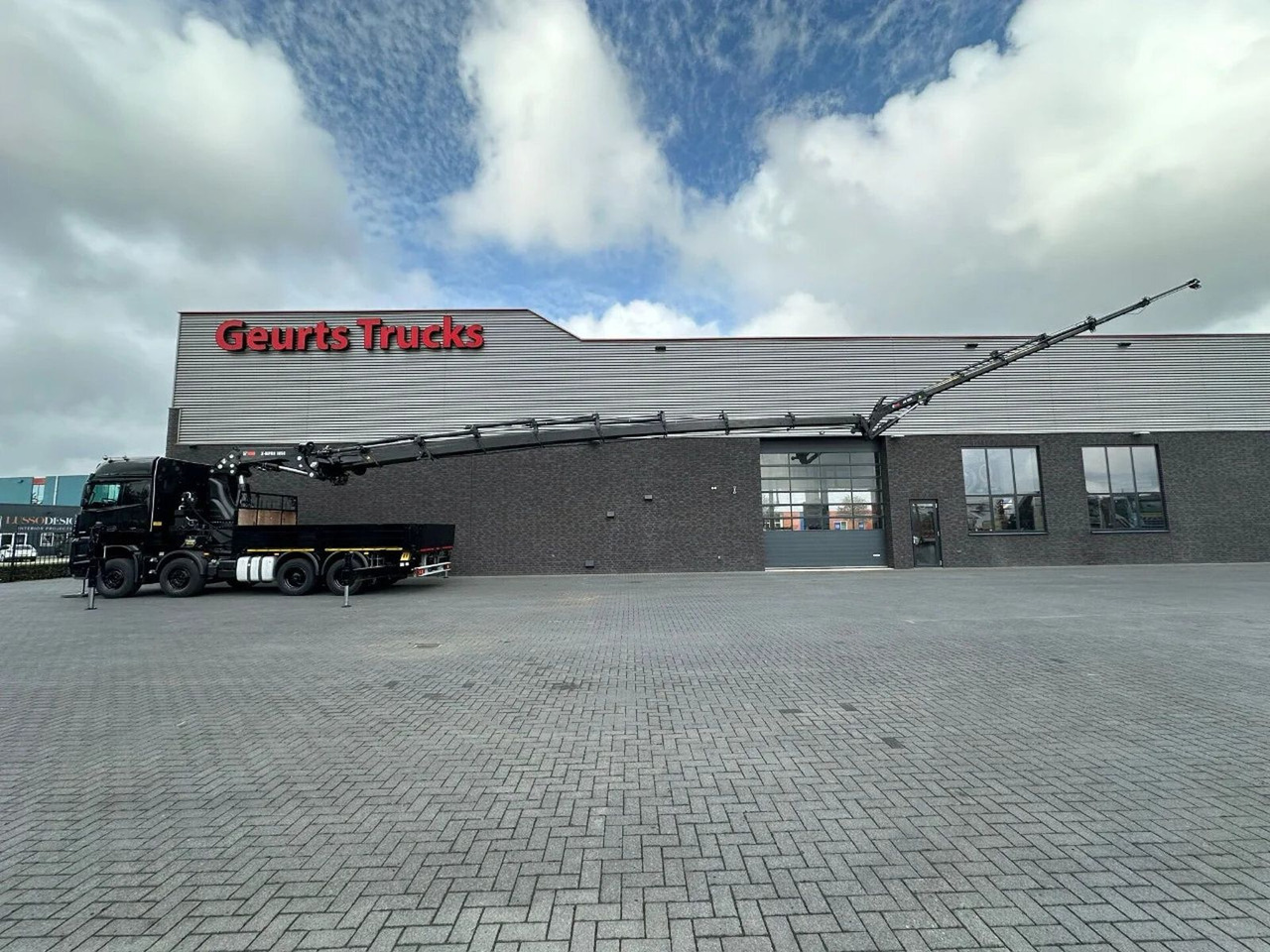 Mercedes-Benz Arocs 3251 8X4 + HIAB 1058 E-8 + JIB 150X-6 JDC - Autokran: das Bild 3 Mercedes-Benz Arocs 3251 8X4 + HIAB 1058 E-8 + JIB 150X-6 JDC - Autokran: das Bild 3
