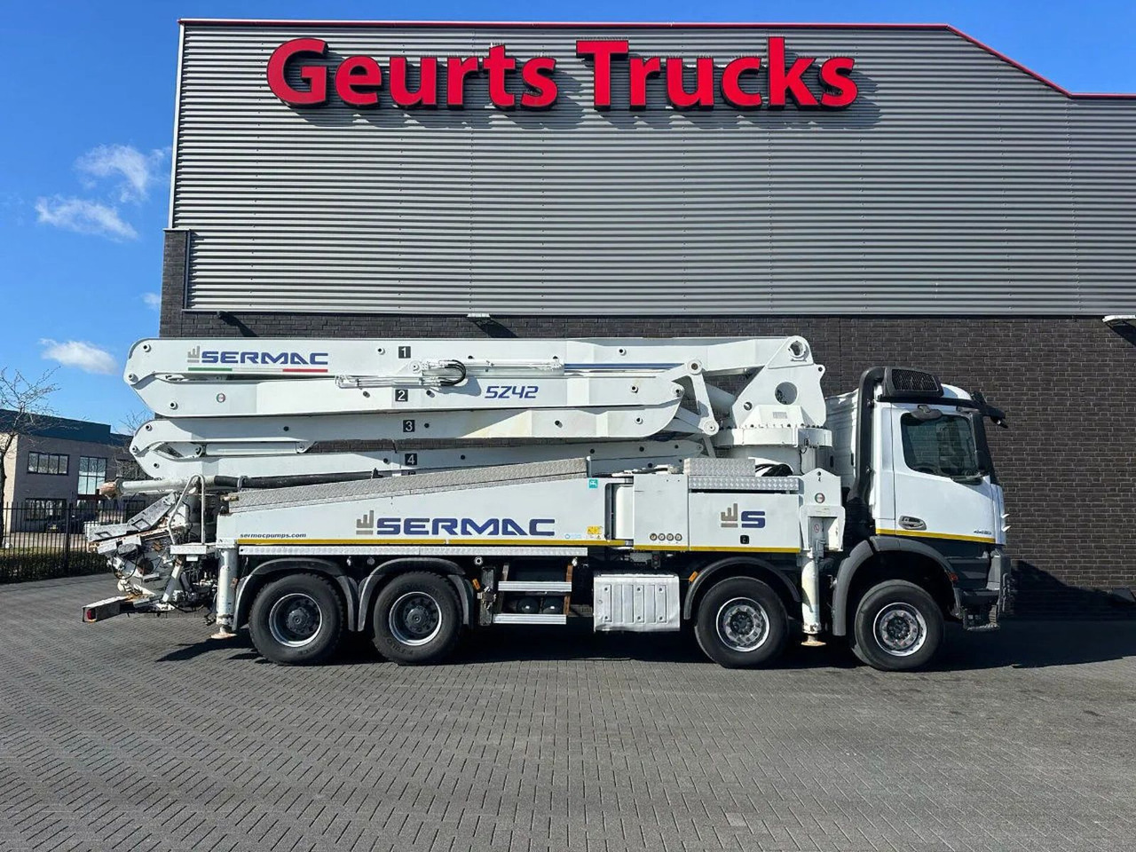 Mercedes-Benz Arocs 4451 8X4 + SERMAC 5Z42 BETONPOMP/BETONPUMP - Betonpumpe: das Bild 4 Mercedes-Benz Arocs 4451 8X4 + SERMAC 5Z42 BETONPOMP/BETONPUMP - Betonpumpe: das Bild 4