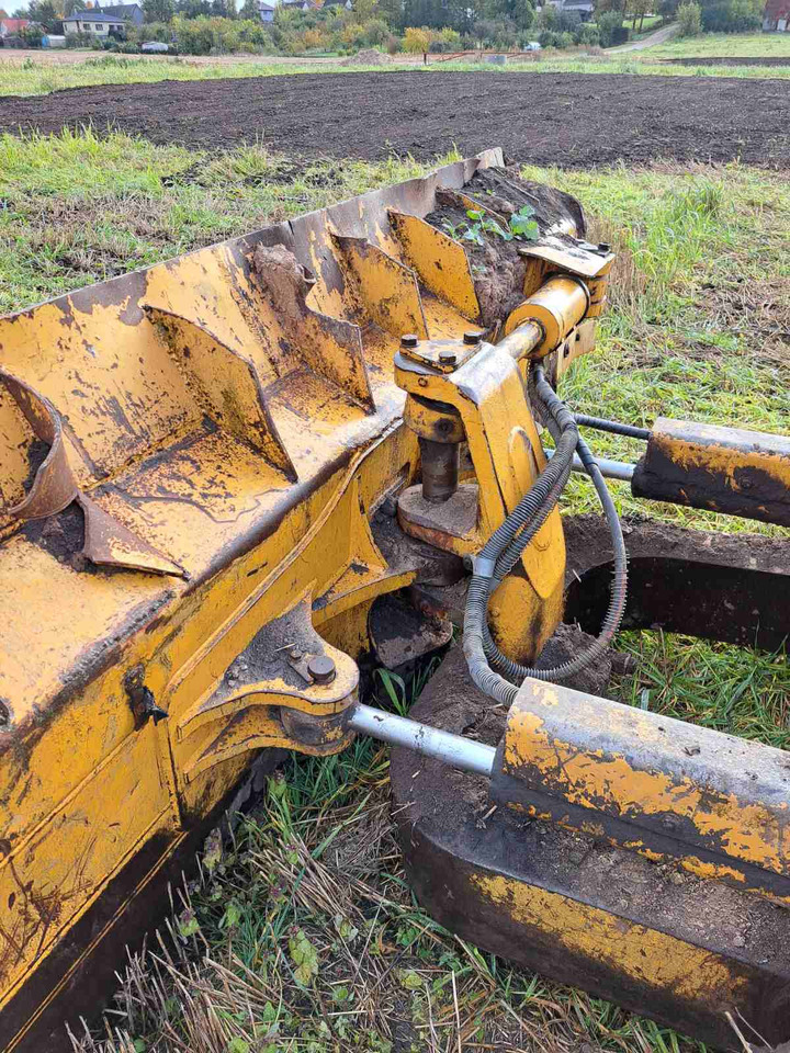 CATERPILLAR D5 M - Bulldozer: das Bild 5 CATERPILLAR D5 M - Bulldozer: das Bild 5